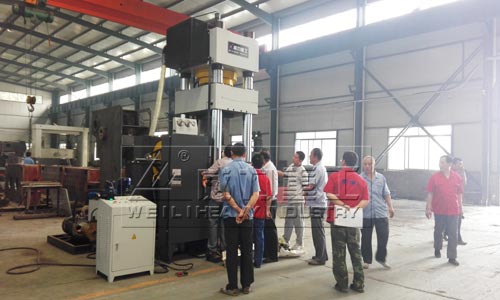 粉末成型液壓機(jī)現(xiàn)場加工實(shí)例