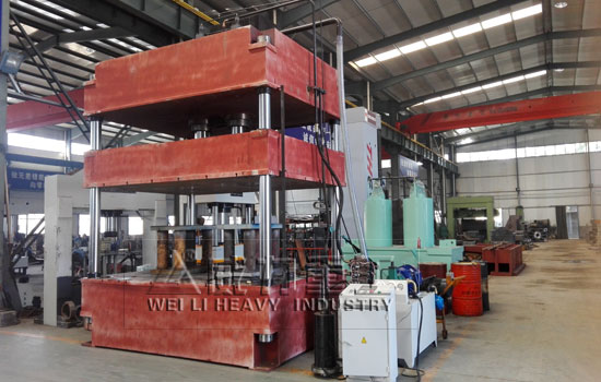 北京某汽車零部件公司訂購1臺大臺面液壓機