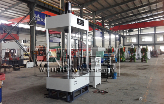 二梁四柱液壓機生產(chǎn)廠家