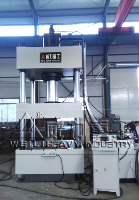 500噸三梁四柱液壓機(jī)22