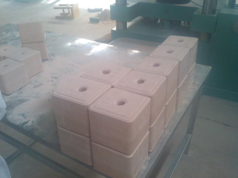 牛羊舔鹽磚客戶加工現場