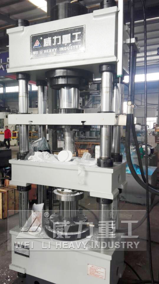 100噸四梁四柱液壓機(jī)