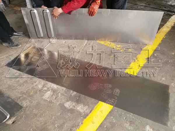 630噸集裝箱車(chē)廂板成型液壓機(jī)客戶(hù)車(chē)間使用現(xiàn)場(chǎng)