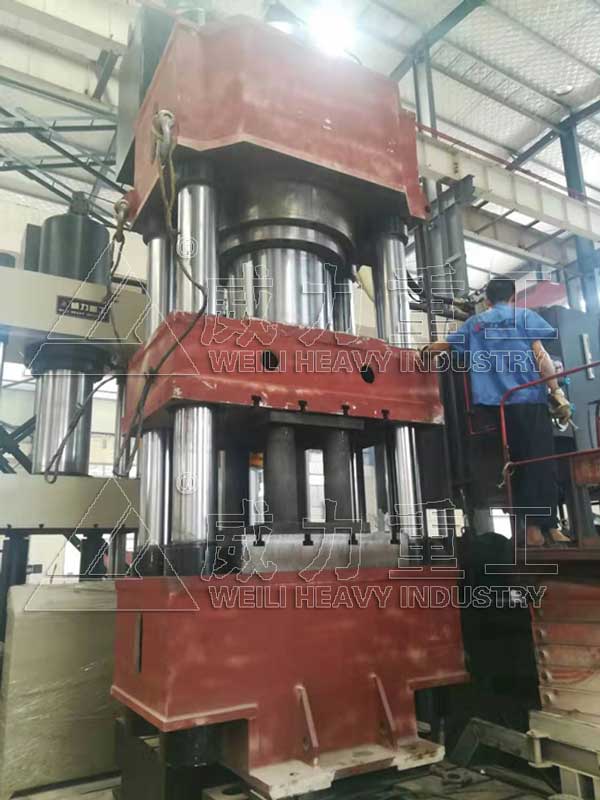 金屬熱鍛液壓機生產現場