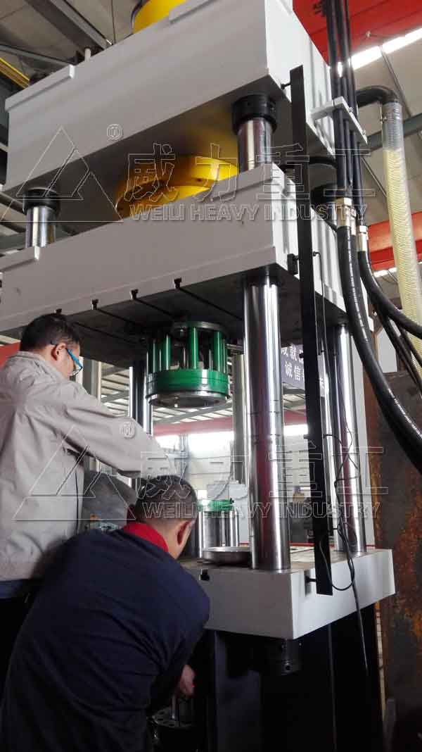 電飯煲內膽的拉伸過程