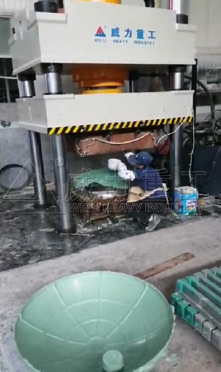 壓制成型的玻璃鋼封頭產品