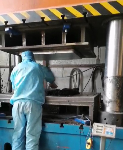 塑料托盤模壓加工現場