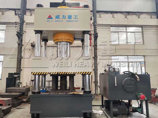 800噸三梁四柱液壓機