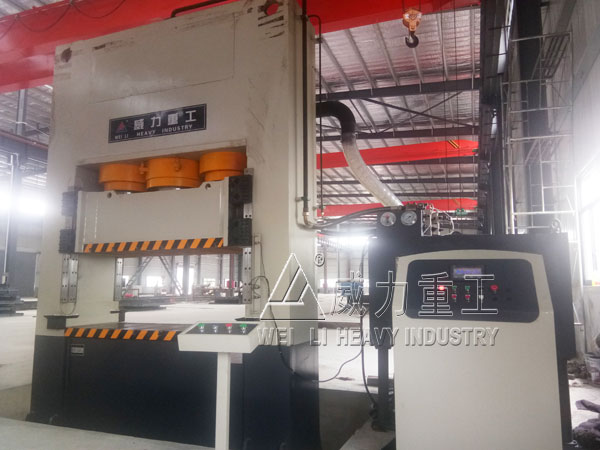 1000噸龍門液壓機