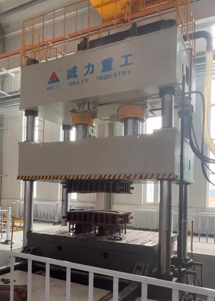 800噸四柱液壓機(液壓墊)使用現場