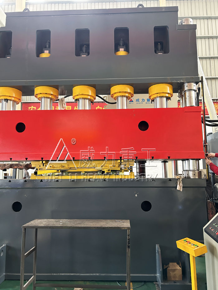 集裝箱頂板成型液壓機廠家試機